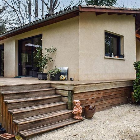 Beautiful Home In Pradines With Kitchen Exterior foto